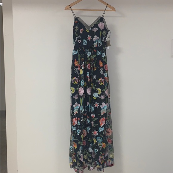 BEAUTIFUL Fully Embroidered Floral Gown - Picture 3 of 10